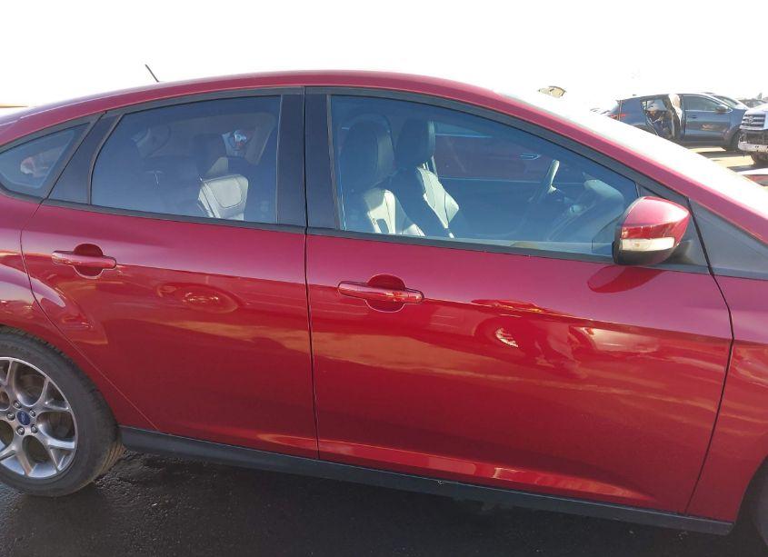 Photo 13 of 2014 Ford Focus SE (VIN 1FADP3K29EL281871)