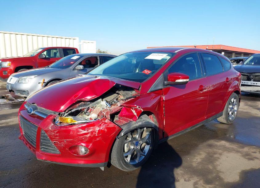 Photo 2 of 2014 Ford Focus SE (VIN 1FADP3K29EL281871)