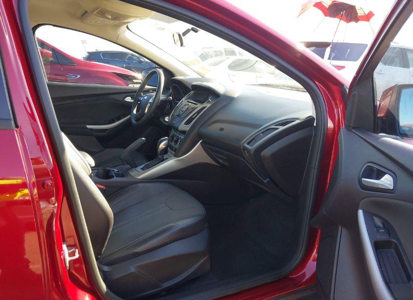 Photo 5 of 2014 Ford Focus SE (VIN 1FADP3K29EL281871)