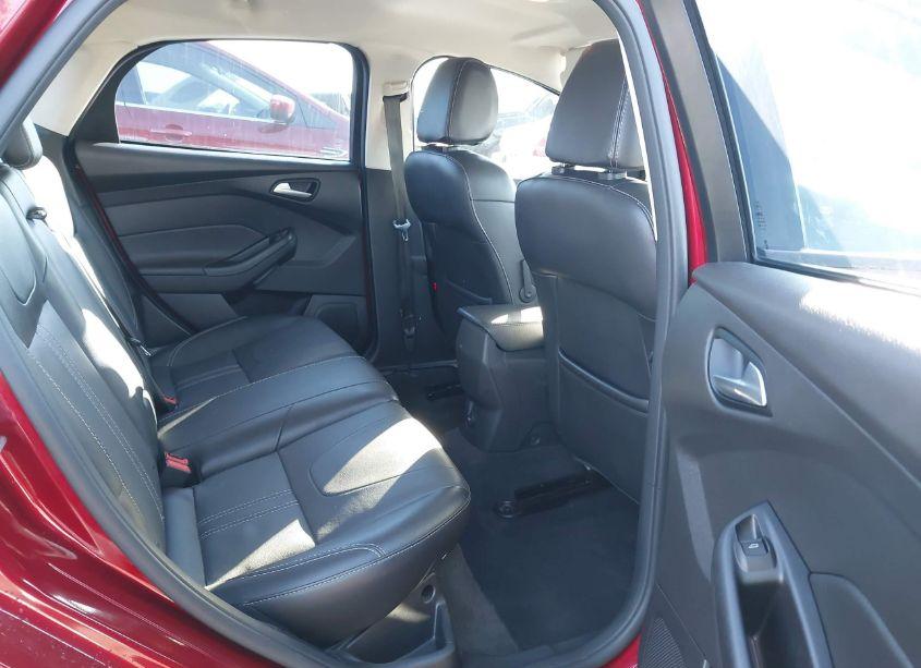 Photo 8 of 2014 Ford Focus SE (VIN 1FADP3K29EL281871)