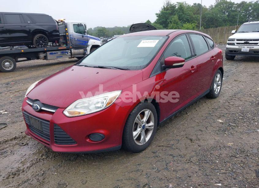Photo 2 of 2014 Ford Focus SE (VIN 1FADP3K29EL292935)