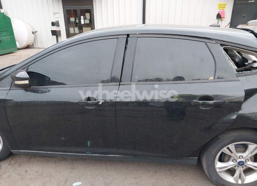 Photo 14 of 2014 Ford Focus SE (VIN 1FADP3K29EL368959)