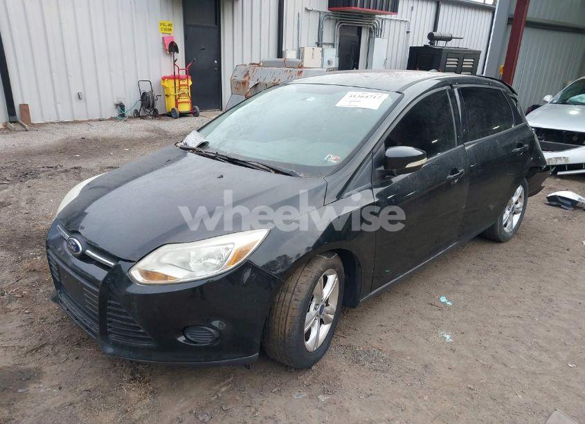 Photo 2 of 2014 Ford Focus SE (VIN 1FADP3K29EL368959)