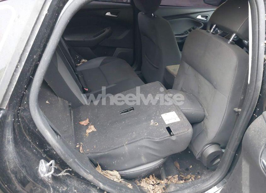 Photo 8 of 2014 Ford Focus SE (VIN 1FADP3K29EL368959)