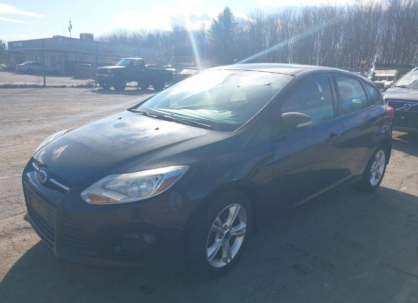 Photo 2 of 2014 Ford Focus SE (VIN 1FADP3K29EL377337)