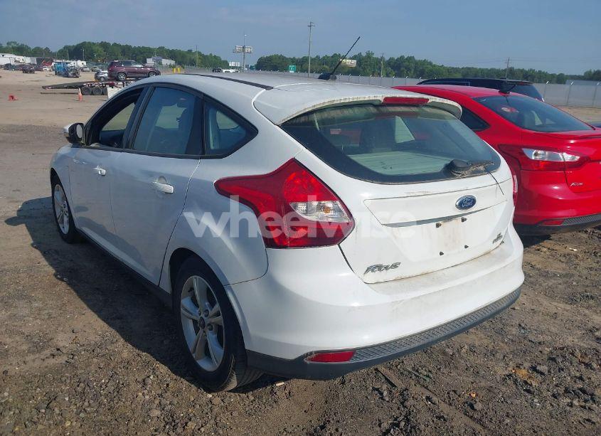 Photo 3 of 2014 Ford Focus SE (VIN 1FADP3K29EL395949)