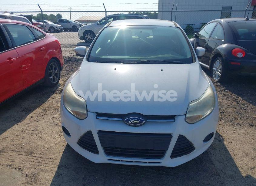 Photo 6 of 2014 Ford Focus SE (VIN 1FADP3K29EL395949)