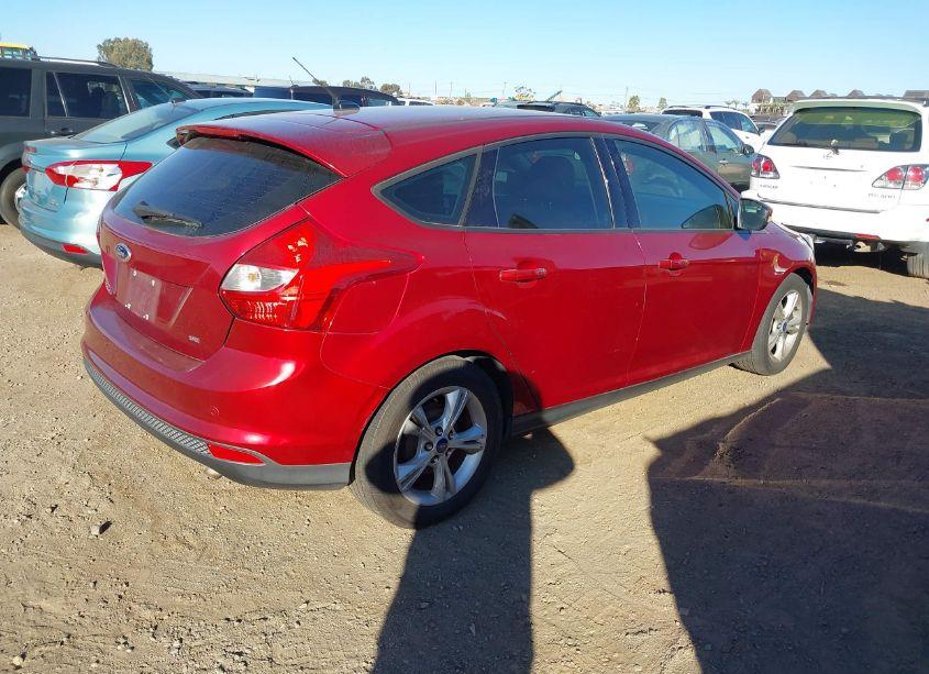 Photo 4 of 2014 Ford Focus SE (VIN 1FADP3K29EL413916)