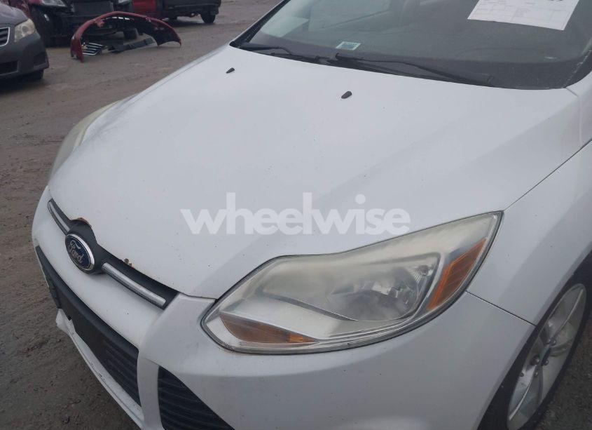 Photo 10 of 2014 Ford Focus SE (VIN 1FADP3K29EL439495)