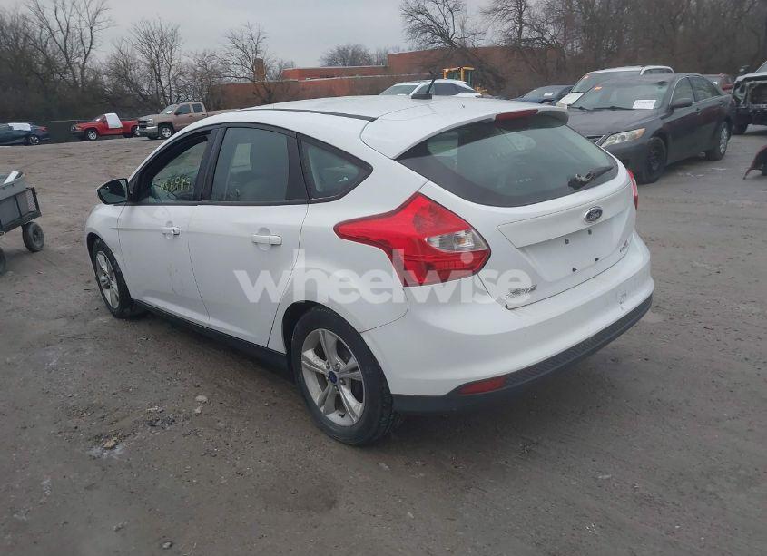 Photo 3 of 2014 Ford Focus SE (VIN 1FADP3K29EL439495)