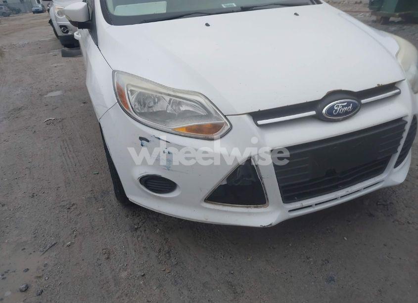 Photo 6 of 2014 Ford Focus SE (VIN 1FADP3K29EL439495)