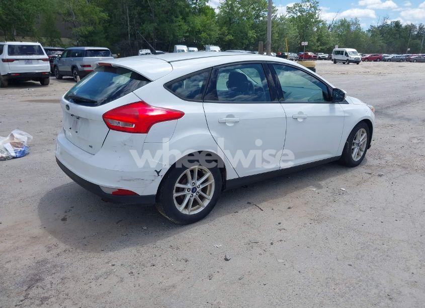 Photo 4 of 2015 Ford Focus SE (VIN 1FADP3K29FL212938)