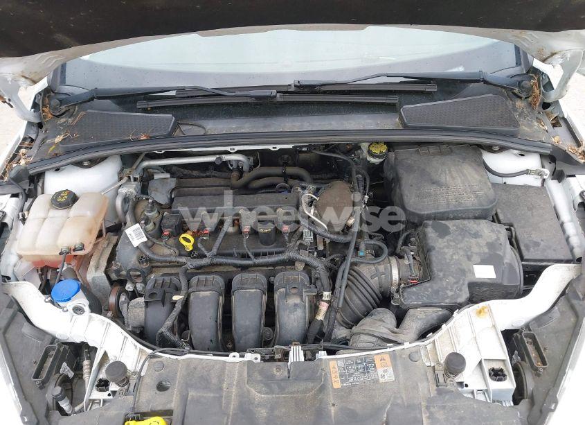 Photo 10 of 2015 Ford Focus SE (VIN 1FADP3K29FL213152)