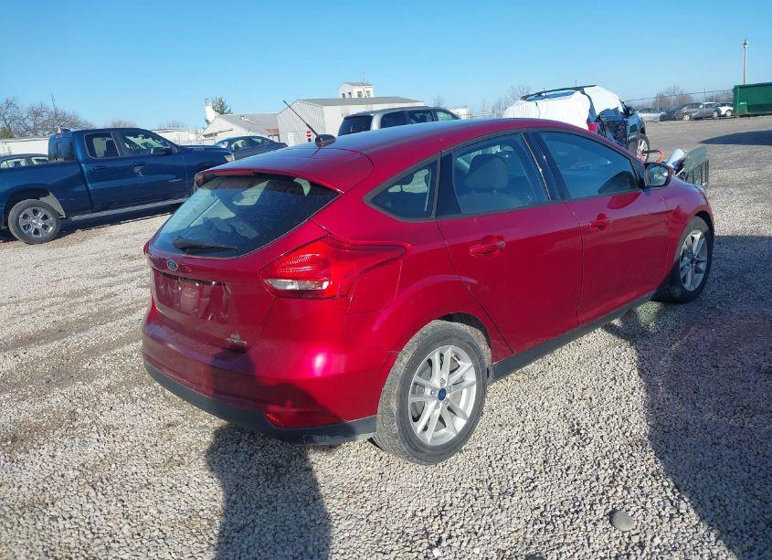 Photo 4 of 2015 Ford Focus SE (VIN 1FADP3K29FL229612)