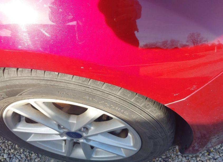 Photo 6 of 2015 Ford Focus SE (VIN 1FADP3K29FL229612)