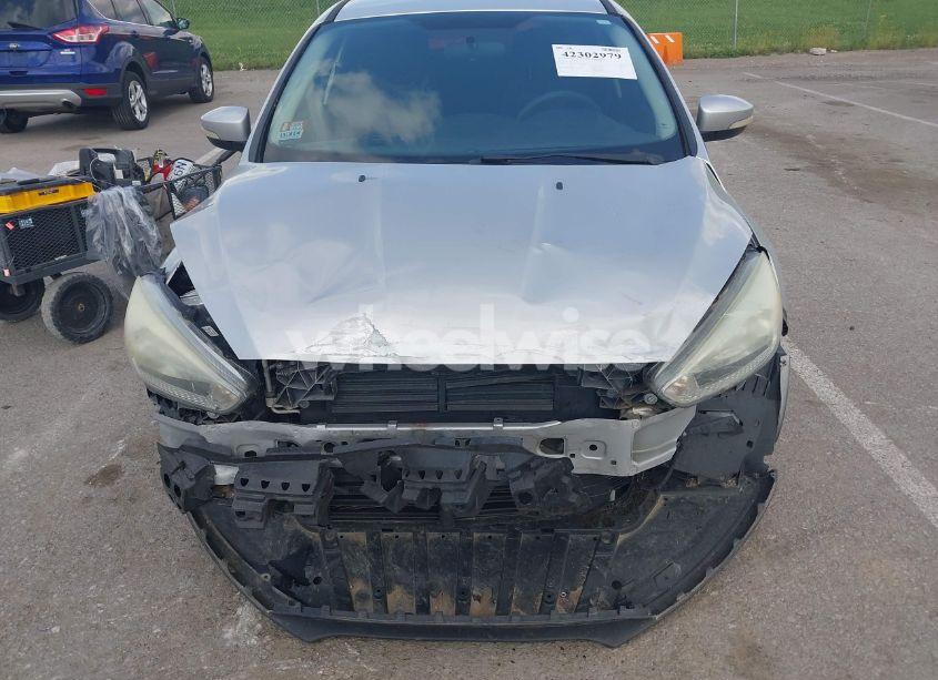 Photo 6 of 2015 Ford Focus SE (VIN 1FADP3K29FL249455)