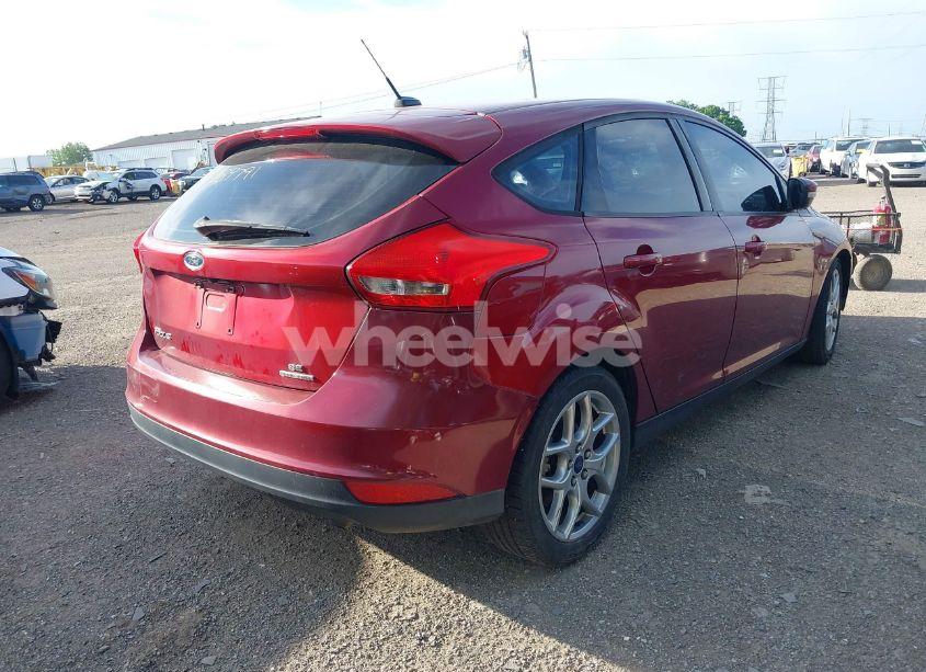 Photo 4 of 2015 Ford Focus SE (VIN 1FADP3K29FL274226)