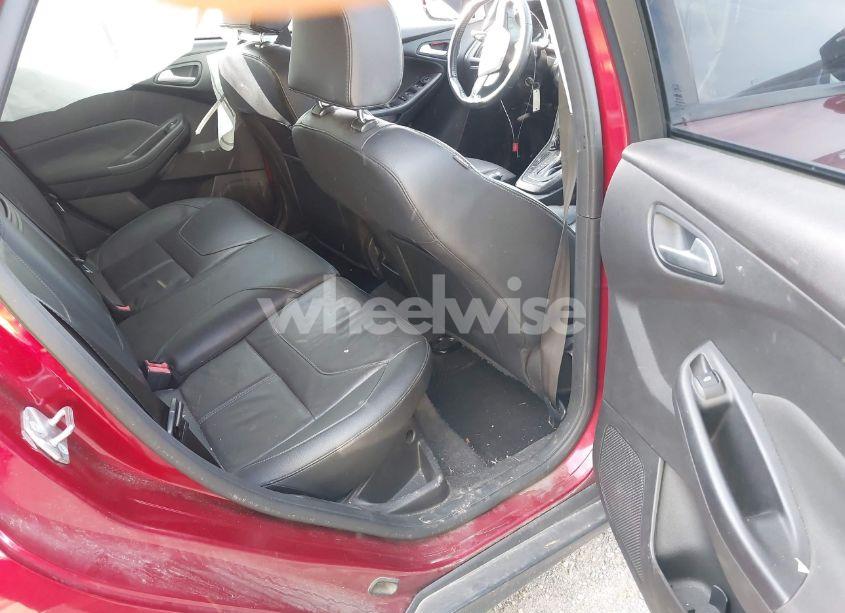 Photo 8 of 2015 Ford Focus SE (VIN 1FADP3K29FL274226)