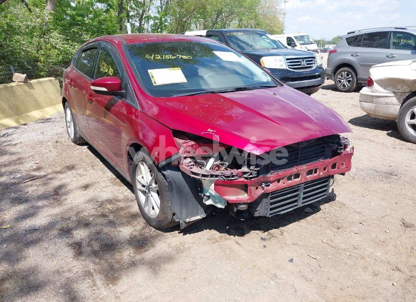 2015 Ford Focus SE (VIN 1FADP3K29FL277420) main photo