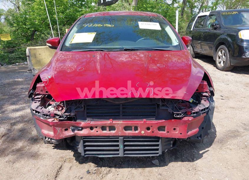 Photo 13 of 2015 Ford Focus SE (VIN 1FADP3K29FL277420)