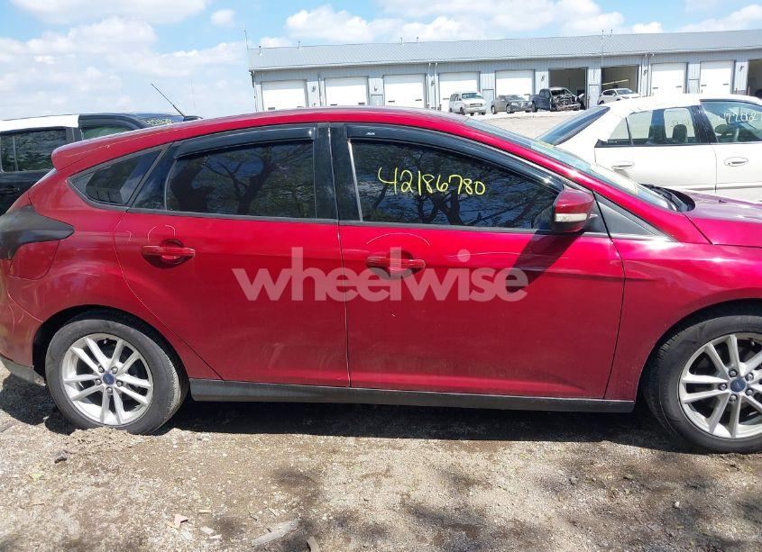 Photo 14 of 2015 Ford Focus SE (VIN 1FADP3K29FL277420)