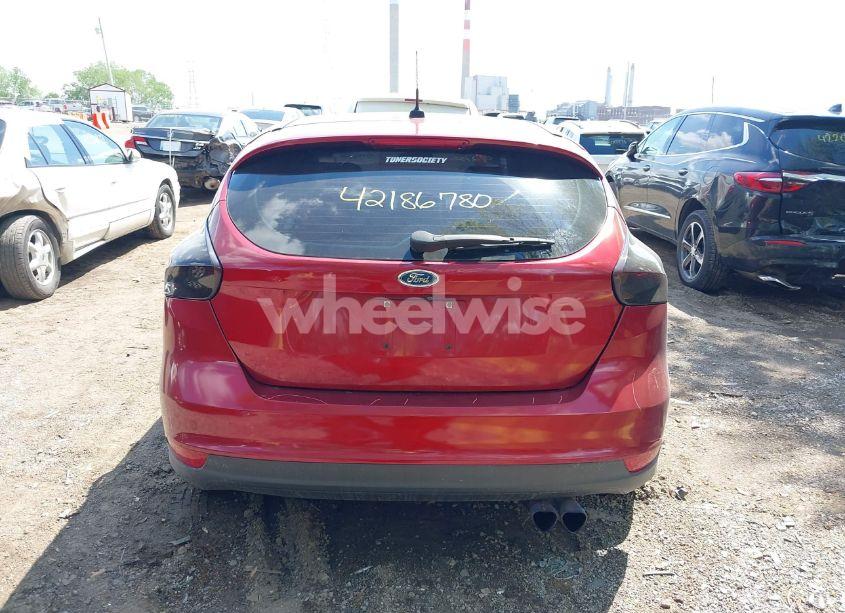 Photo 17 of 2015 Ford Focus SE (VIN 1FADP3K29FL277420)