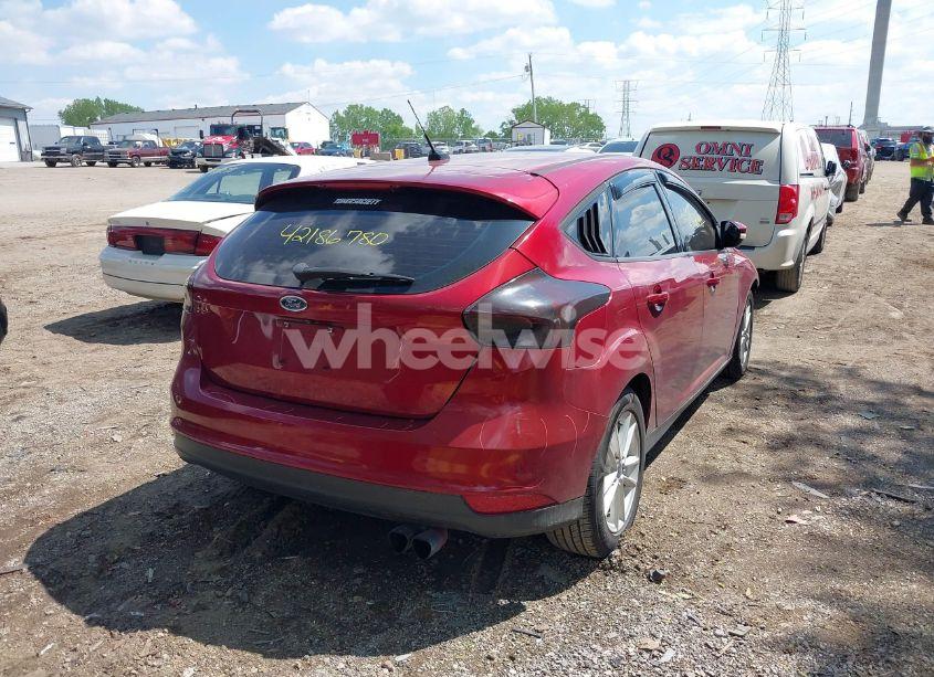 Photo 4 of 2015 Ford Focus SE (VIN 1FADP3K29FL277420)