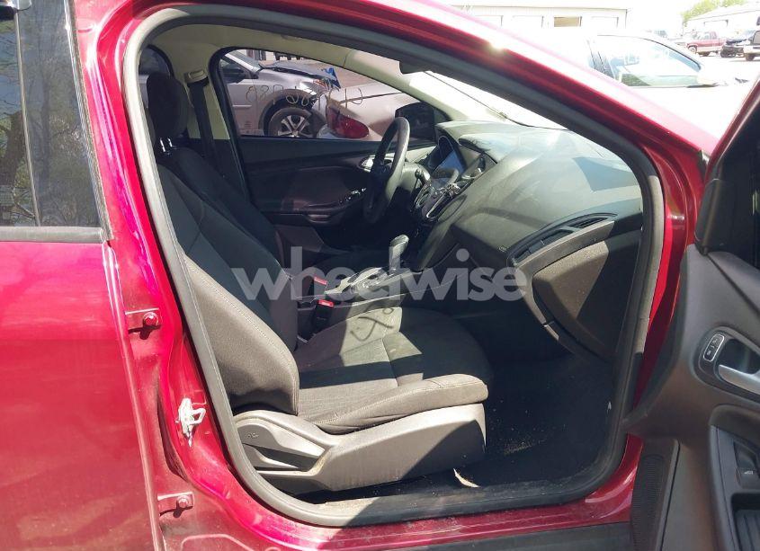 Photo 5 of 2015 Ford Focus SE (VIN 1FADP3K29FL277420)