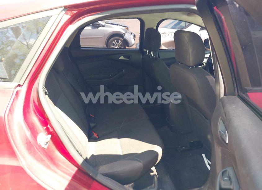 Photo 8 of 2015 Ford Focus SE (VIN 1FADP3K29FL277420)