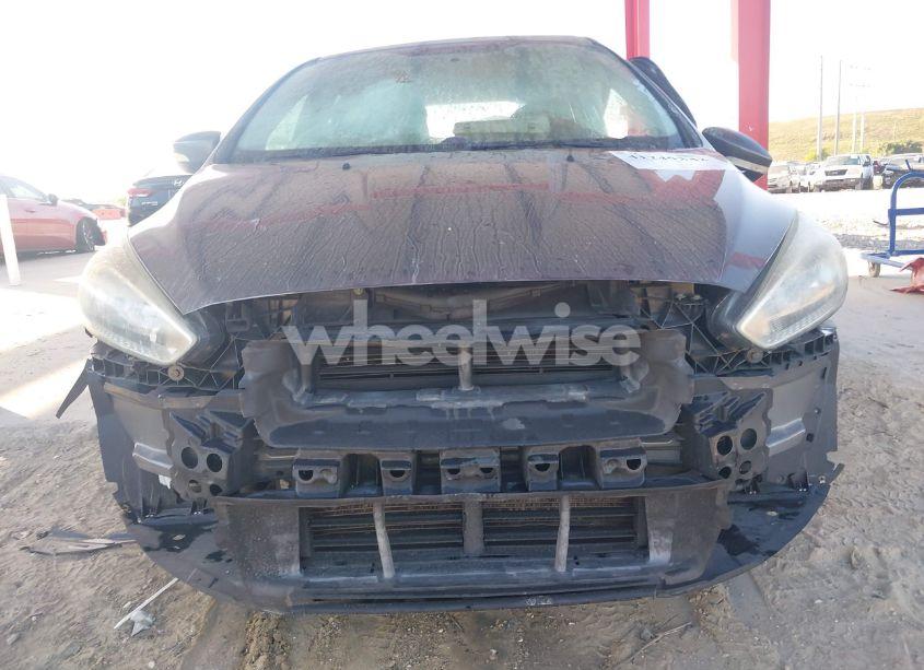 Photo 11 of 2015 Ford Focus SE (VIN 1FADP3K29FL302042)