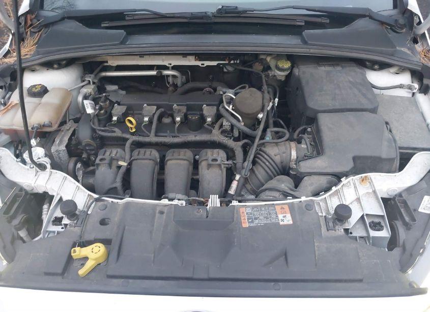 Photo 10 of 2015 Ford Focus SE (VIN 1FADP3K29FL308486)