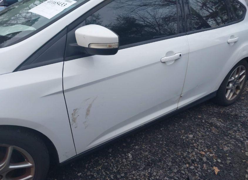 Photo 6 of 2015 Ford Focus SE (VIN 1FADP3K29FL308486)