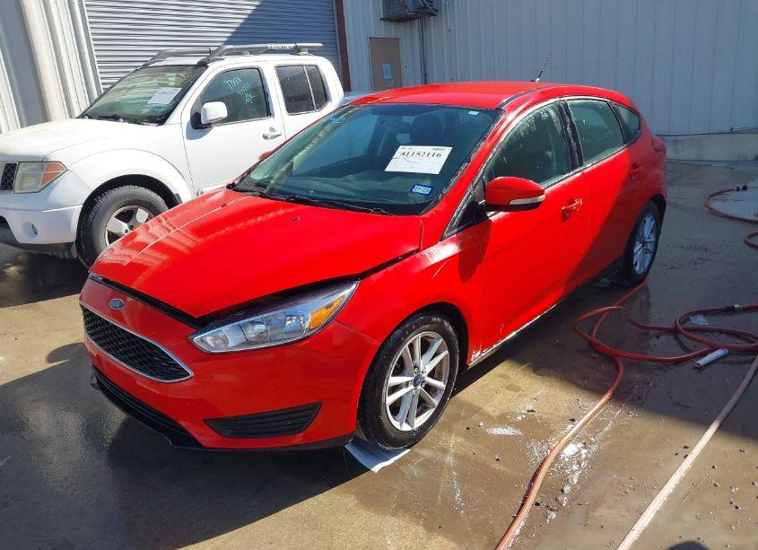 Photo 2 of 2015 Ford Focus SE (VIN 1FADP3K29FL315387)