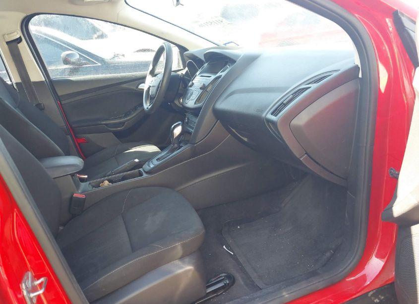 Photo 5 of 2015 Ford Focus SE (VIN 1FADP3K29FL315387)