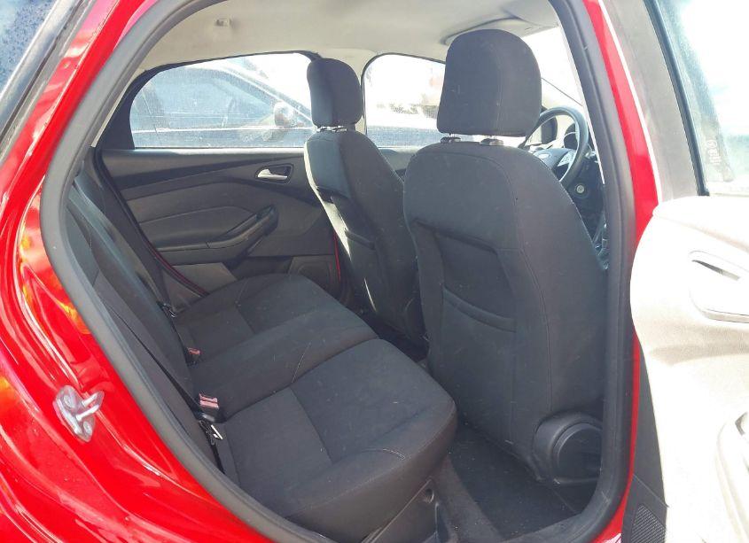 Photo 8 of 2015 Ford Focus SE (VIN 1FADP3K29FL315387)