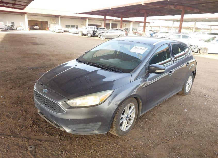Photo 2 of 2015 Ford Focus SE (VIN 1FADP3K29FL326390)
