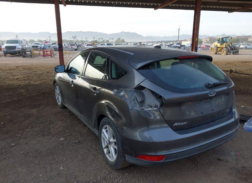 Photo 3 of 2015 Ford Focus SE (VIN 1FADP3K29FL326390)