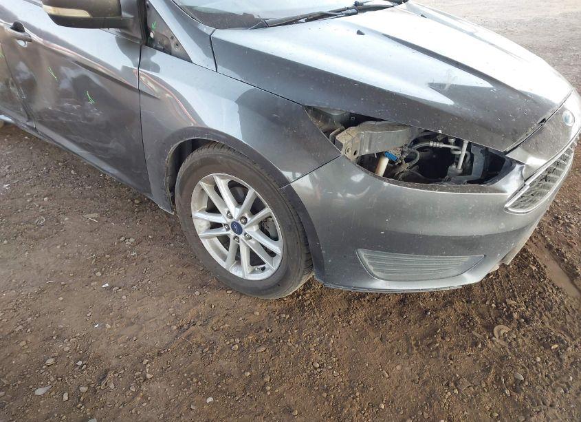 Photo 6 of 2015 Ford Focus SE (VIN 1FADP3K29FL326390)