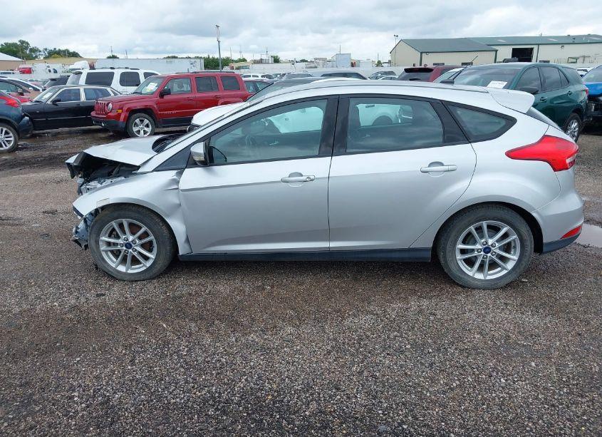 Photo 13 of 2015 Ford Focus SE (VIN 1FADP3K29FL329211)