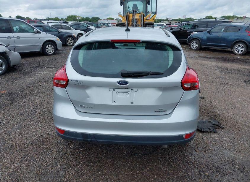 Photo 14 of 2015 Ford Focus SE (VIN 1FADP3K29FL329211)