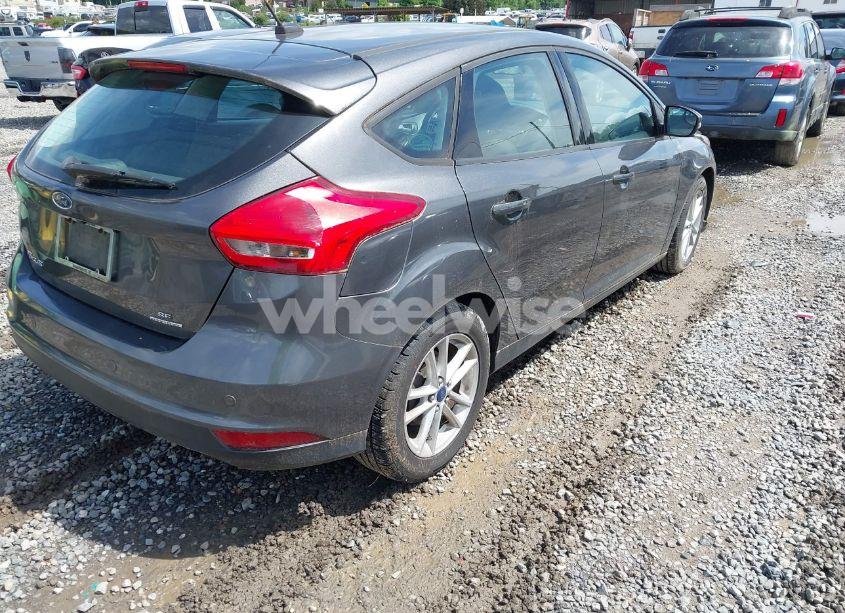 Photo 4 of 2015 Ford Focus SE (VIN 1FADP3K29FL362449)