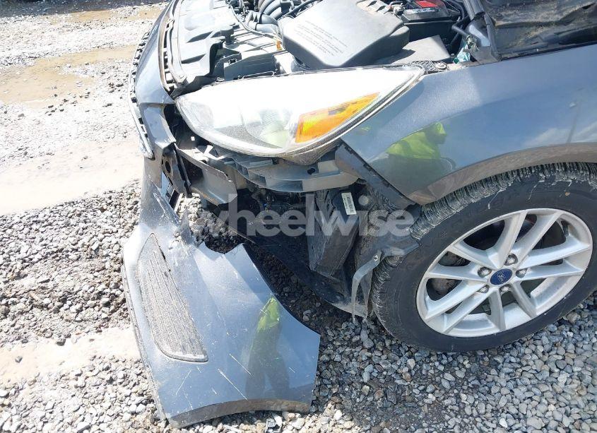 Photo 6 of 2015 Ford Focus SE (VIN 1FADP3K29FL362449)