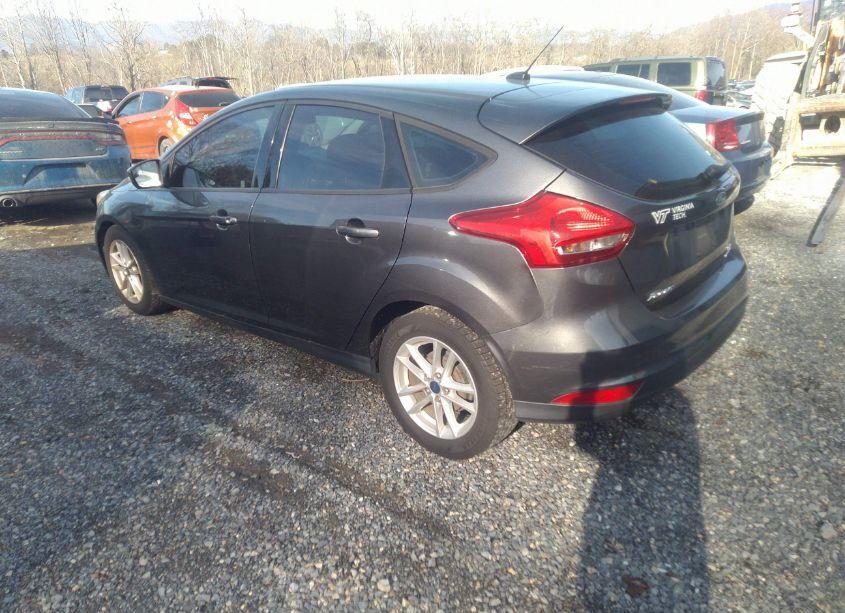 Photo 3 of 2015 Ford Focus SE (VIN 1FADP3K29FL366050)