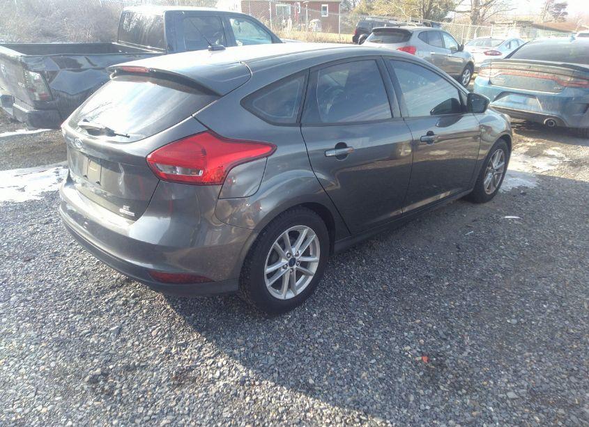 Photo 4 of 2015 Ford Focus SE (VIN 1FADP3K29FL366050)