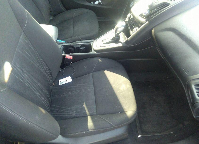 Photo 5 of 2015 Ford Focus SE (VIN 1FADP3K29FL366050)