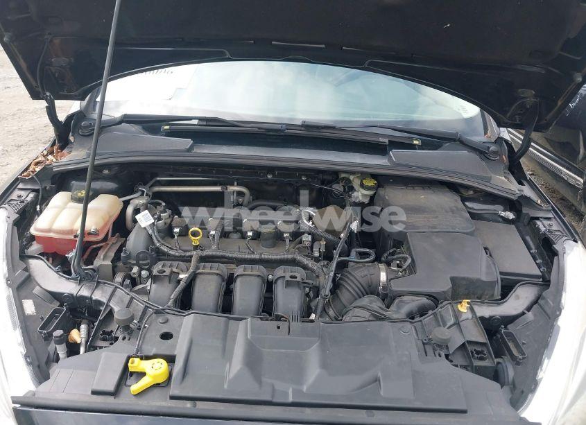 Photo 10 of 2015 Ford Focus SE (VIN 1FADP3K29FL381552)