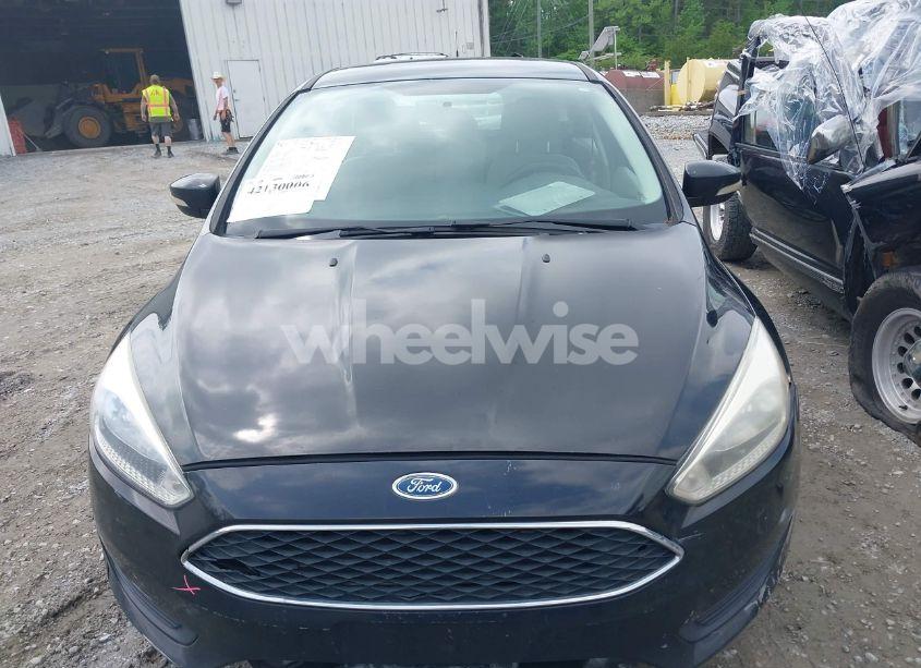 Photo 12 of 2015 Ford Focus SE (VIN 1FADP3K29FL381552)
