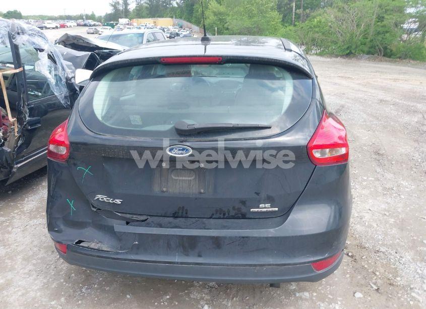 Photo 16 of 2015 Ford Focus SE (VIN 1FADP3K29FL381552)