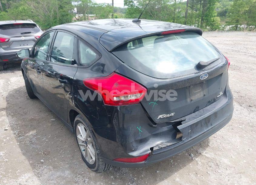 Photo 3 of 2015 Ford Focus SE (VIN 1FADP3K29FL381552)