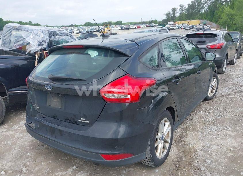Photo 4 of 2015 Ford Focus SE (VIN 1FADP3K29FL381552)